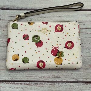 Coach Corner Zip Wristlet With Ornament Print Gold/Chalk (White) Multi